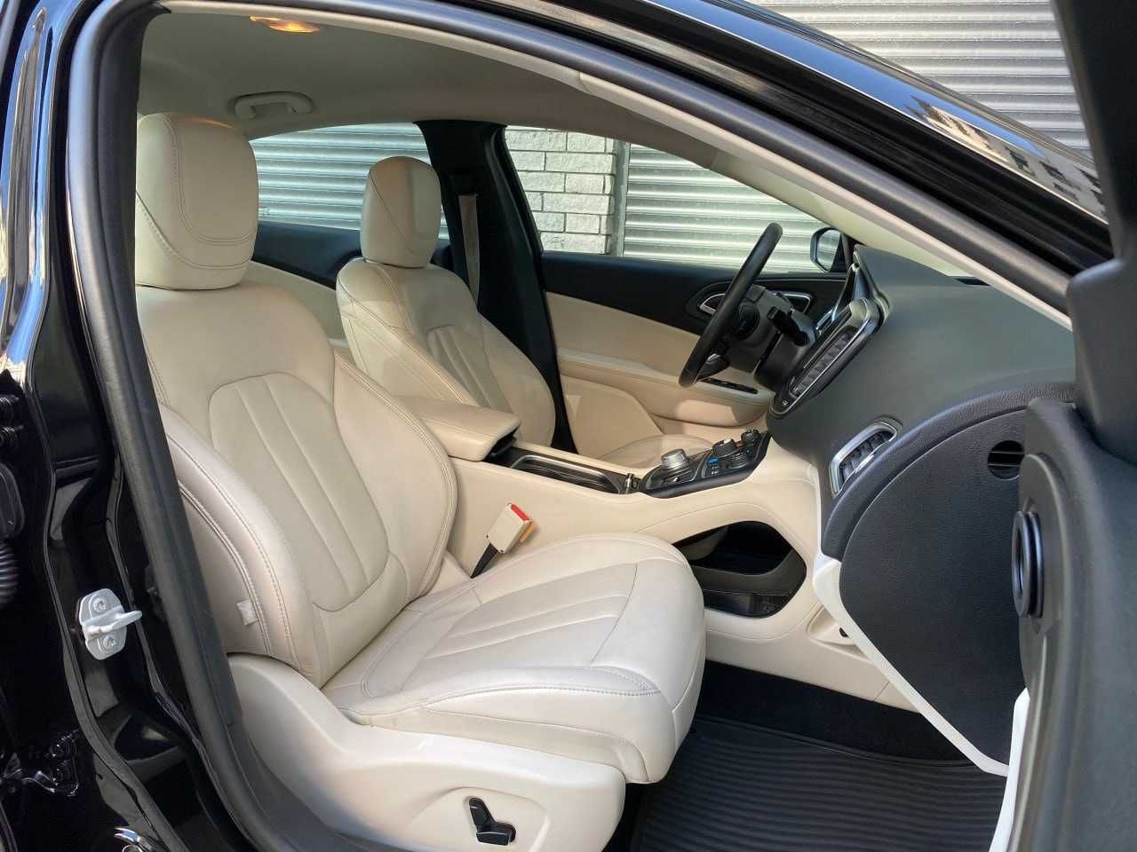 Продам Chrysler 200 2016. Можна в розстрочку, під викуп.