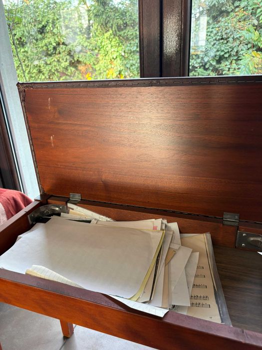 Legnica pianino plus stołek wydam