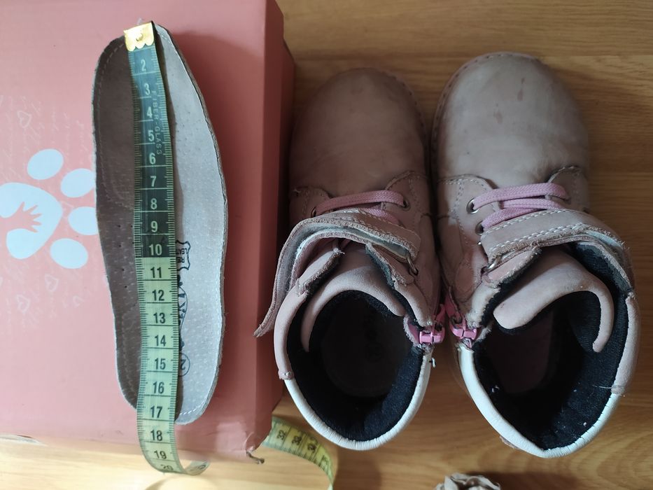 Продам демисезонні ортопедичні чобітки на дівчинку