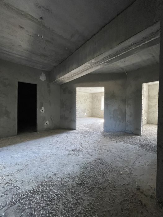 Продаю 3к .кв. новострой в центре Садовая