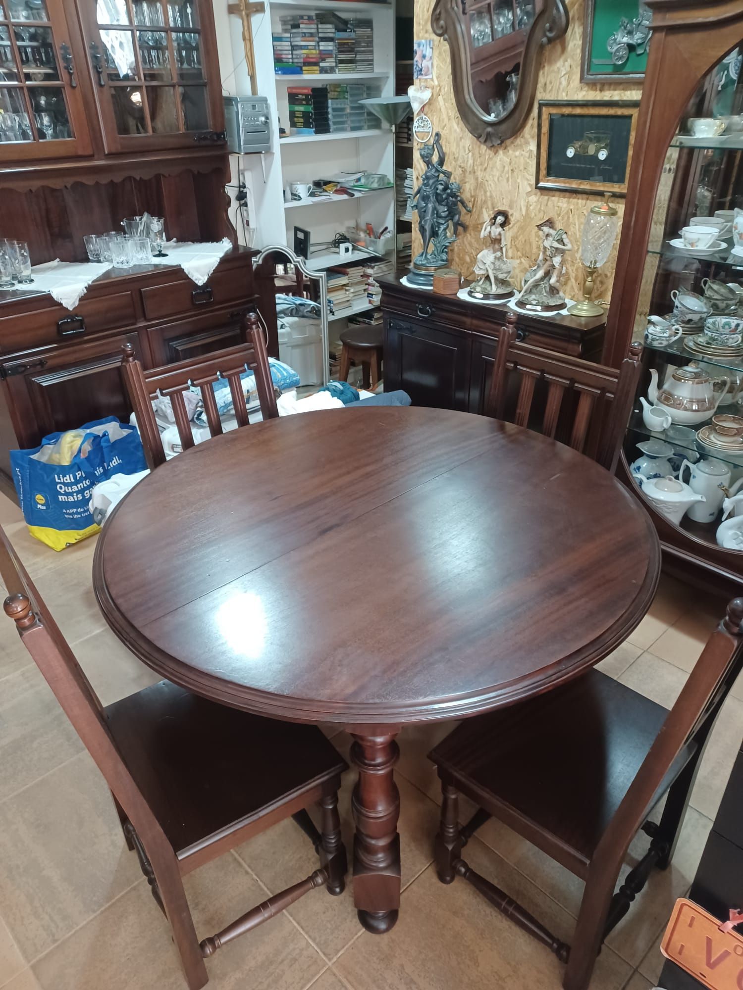 Conjunto mesa 4 cadeiras