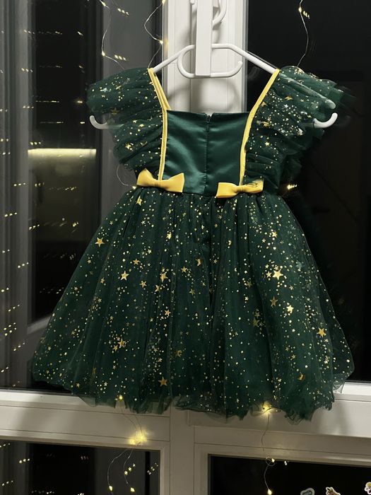 Зелена сукня. Зелене плаття. Костюм ялинки