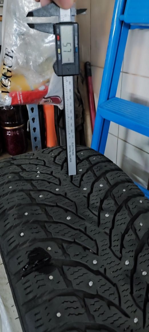 Nokian Hakkapeliitta 9 255/35 R20 одиночка