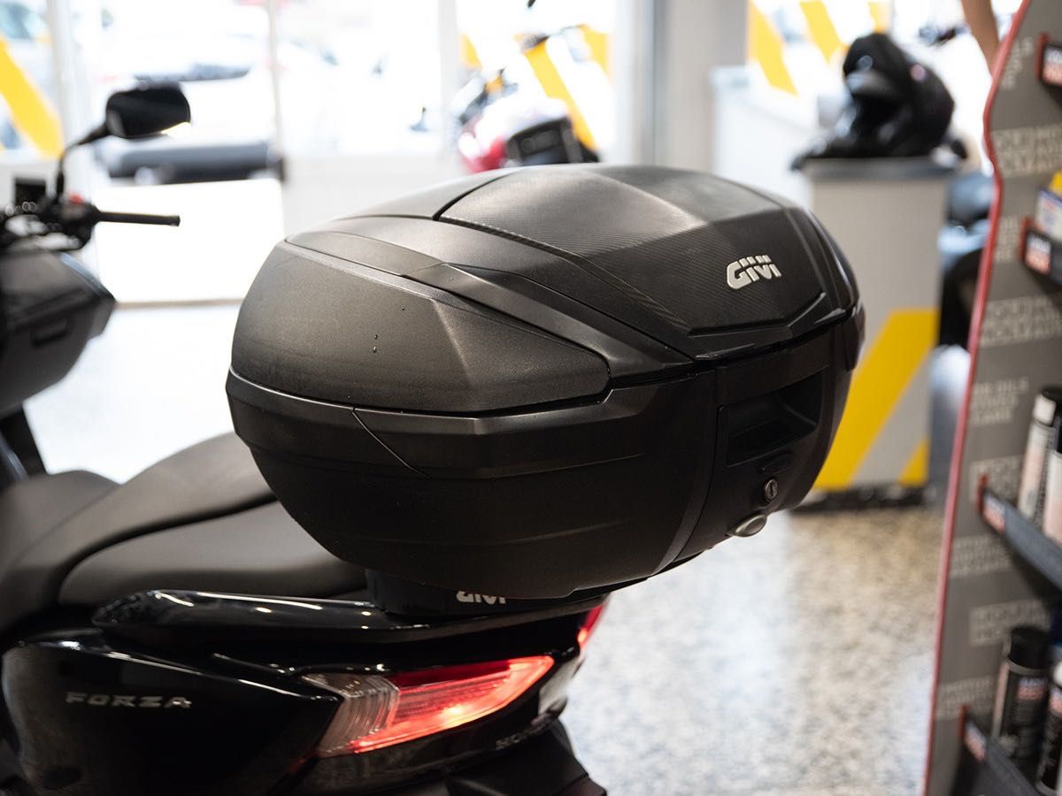 Honda Forza 300 A de 2017 ABS  Óptimo estado com extras.