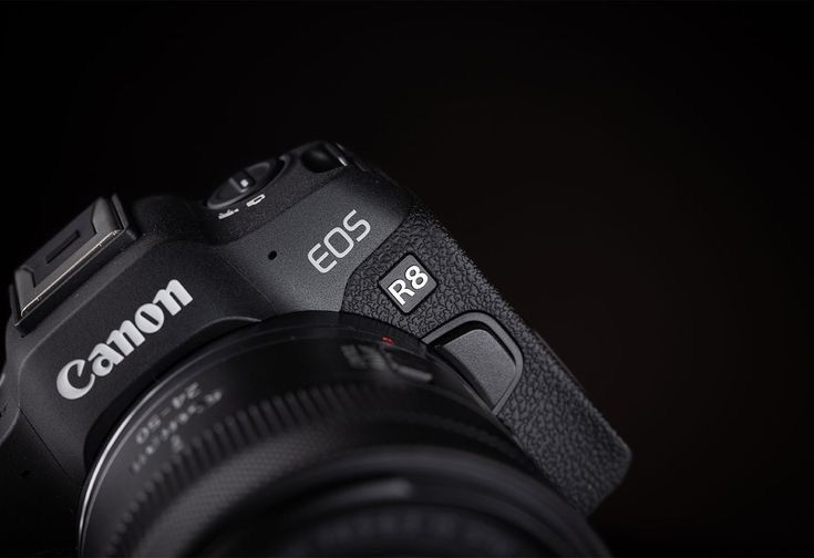 Фотоапарат Canon EOS R8