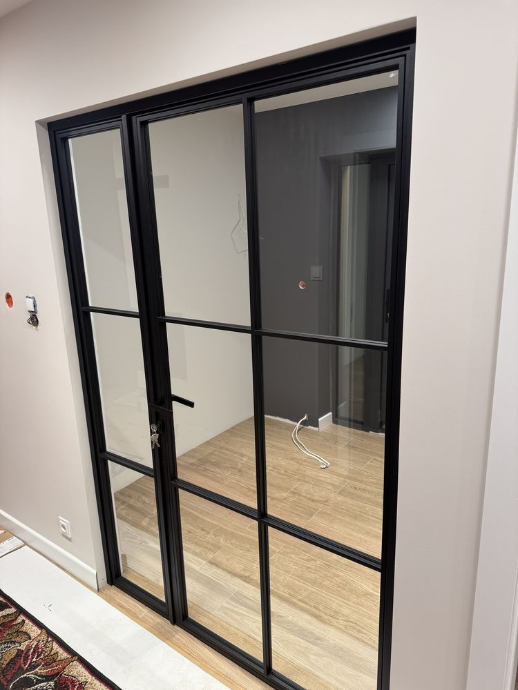 Zabudowy w stylu loft, drzwi przesuwne loft, ścianki szklane