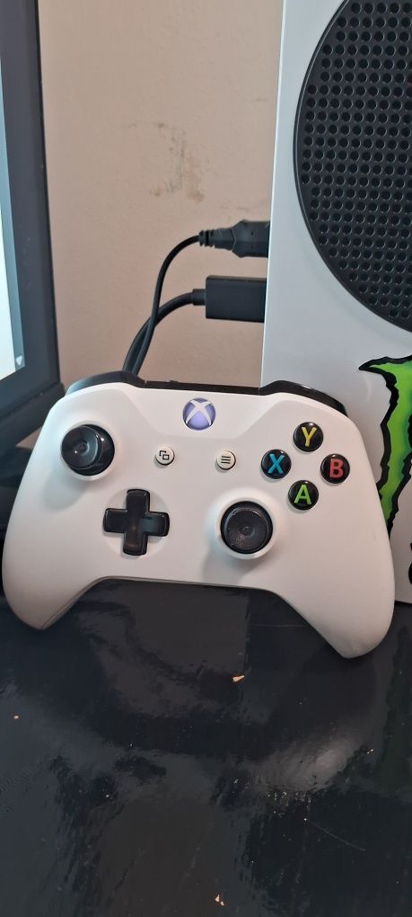 vendo xbox series s com 2 Comandos,ler descrição!!