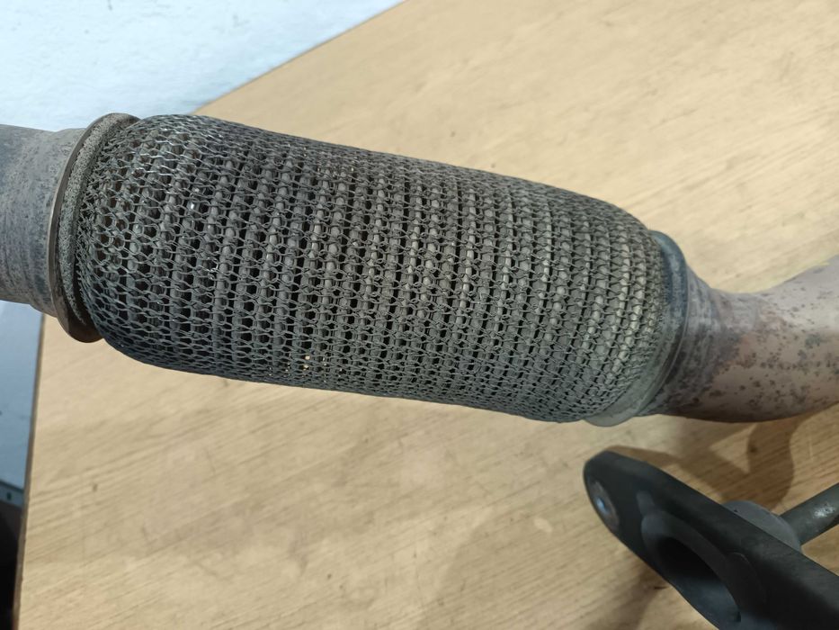 Rura katalizatora kolektora łącznik przepustnica nastawnik Passat B8