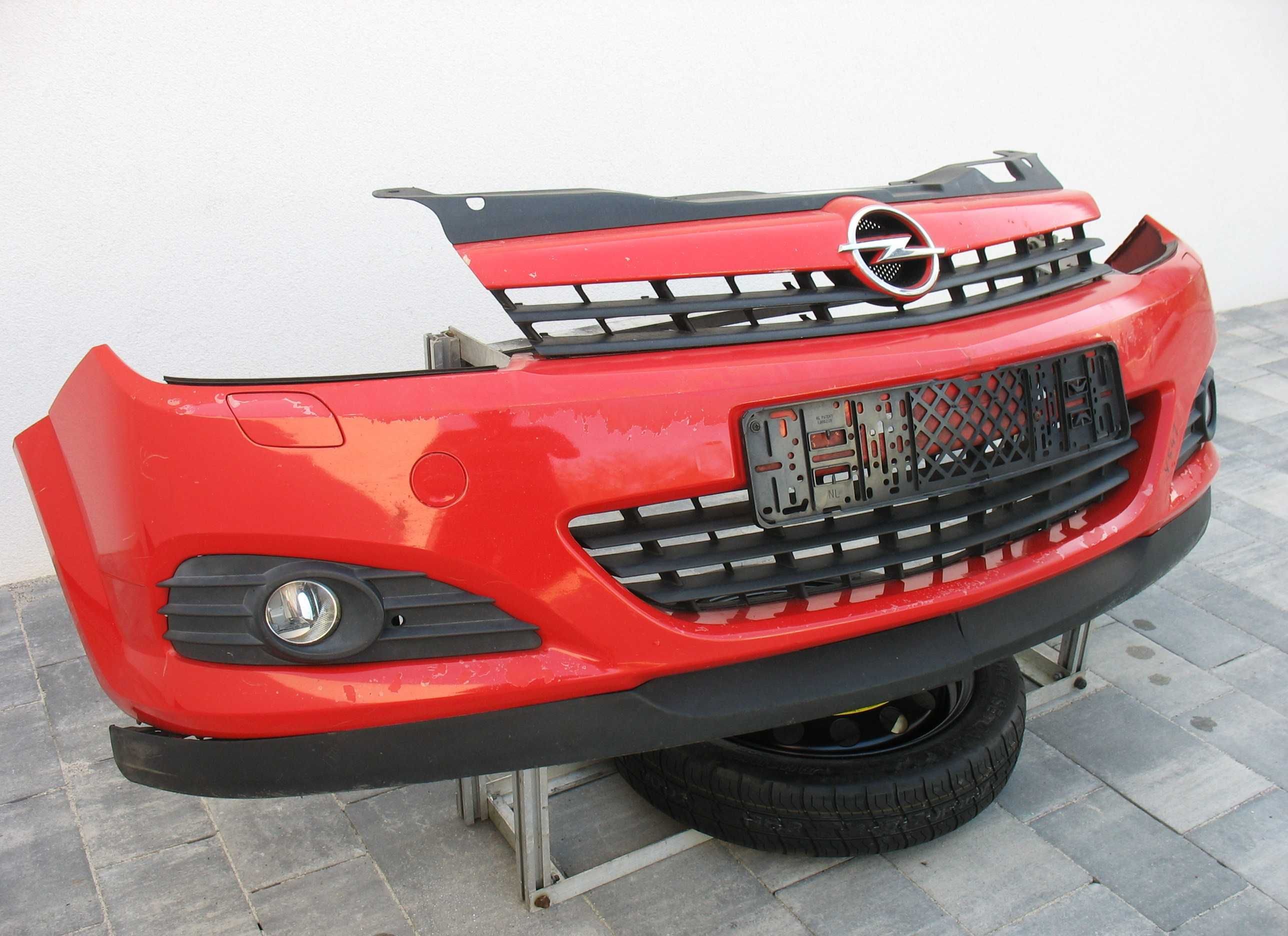 Opel Astra GTC zderzak przód spryskiwacze Grill czerwony Y547