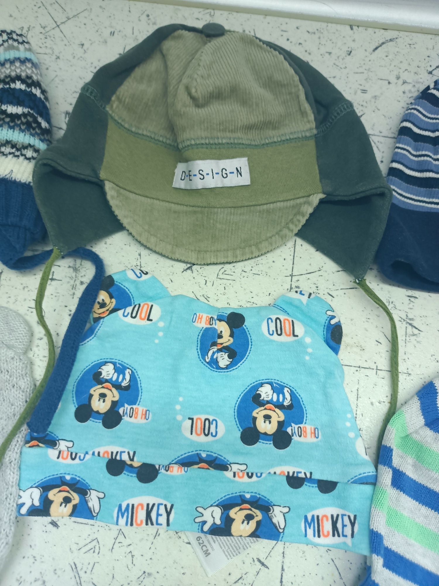6 sztuk Czapki niemowlęce. Zimowa wiązana, Mickey