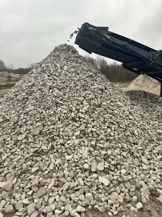 Kamień na skarpy staw