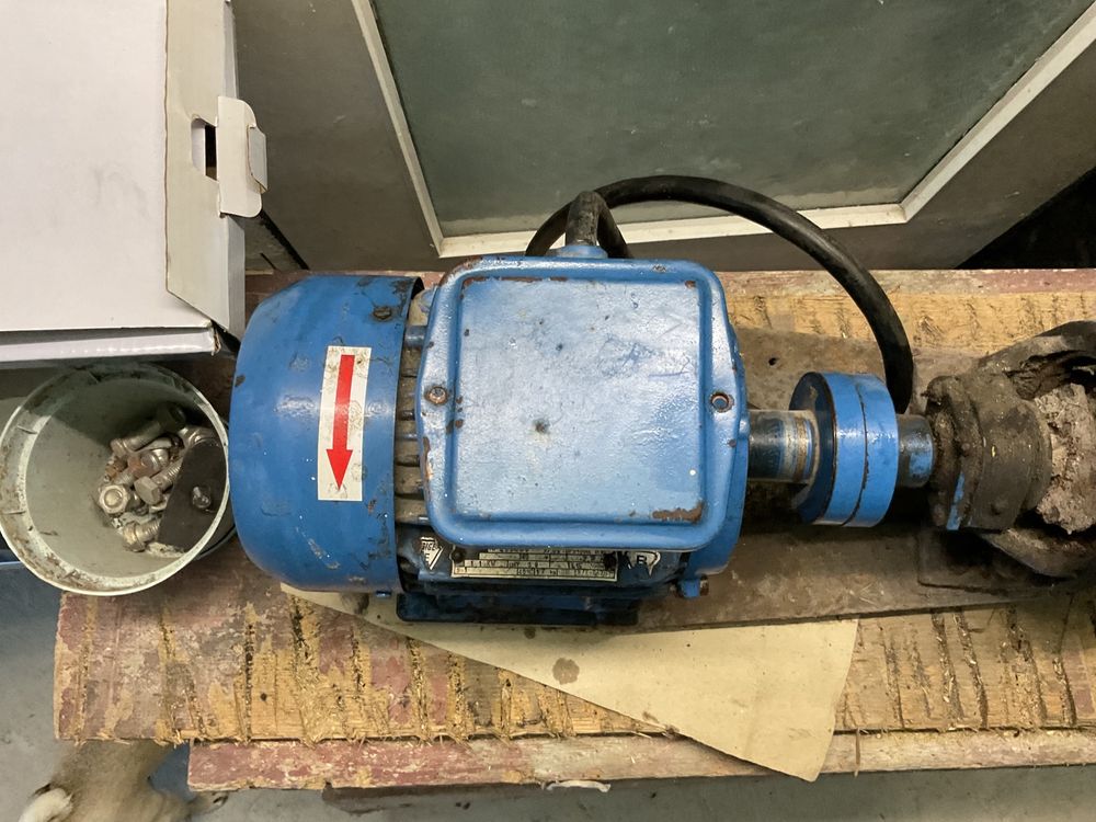 Silnik TAMEL 1,1 KW 1415 ob/min z pompą