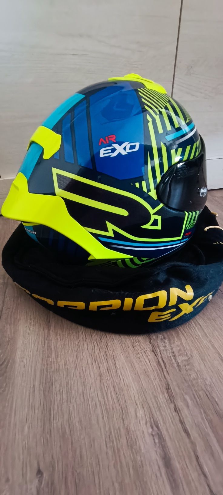 Capacete Scorpion R1