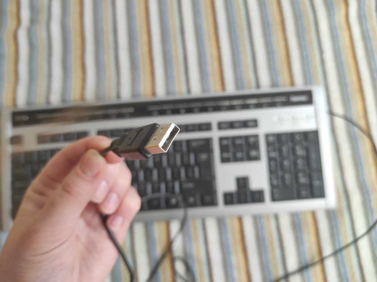 Klawiatura przewodowa na USB slim Hama