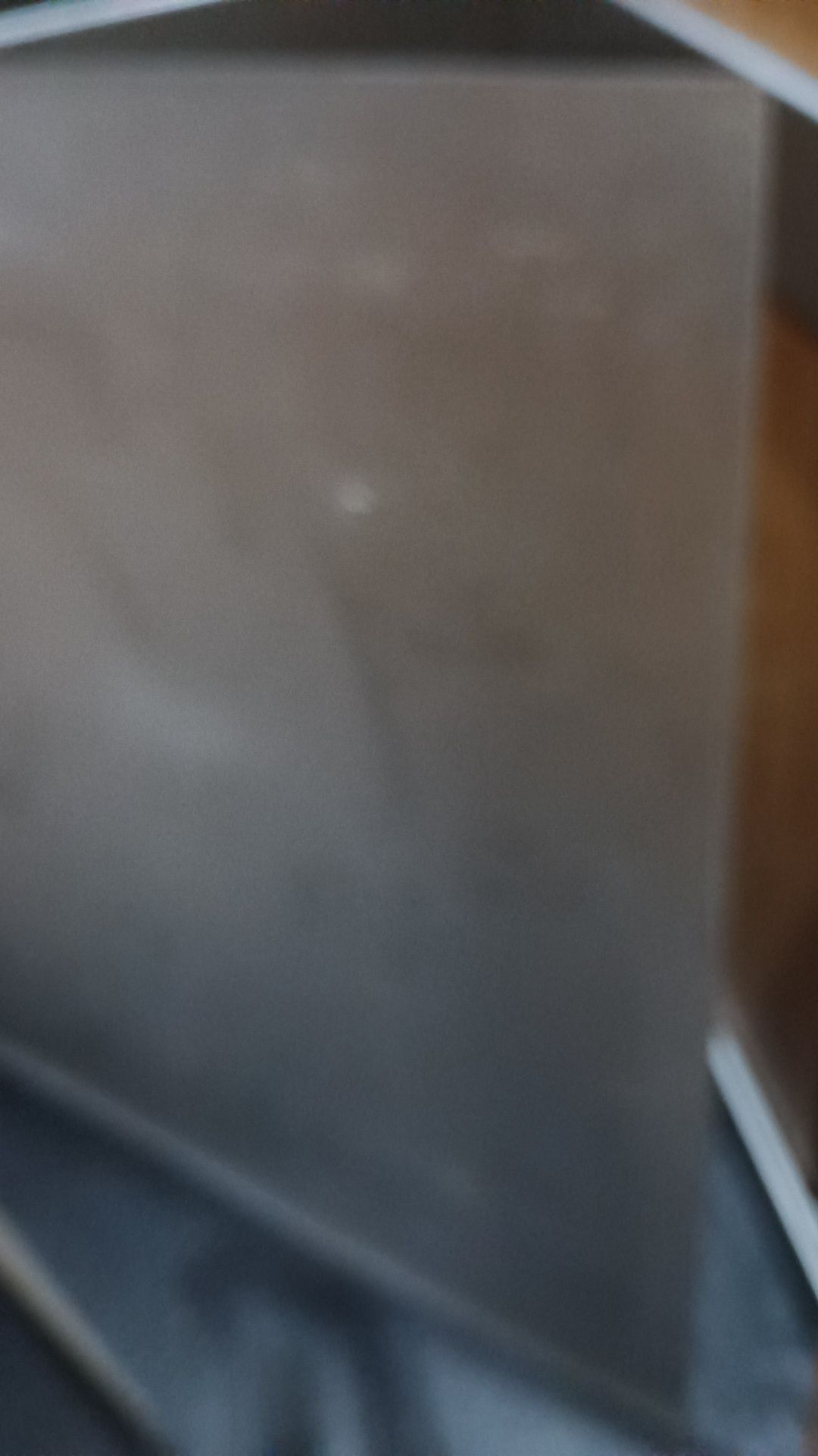 Acrilico transparente e branco