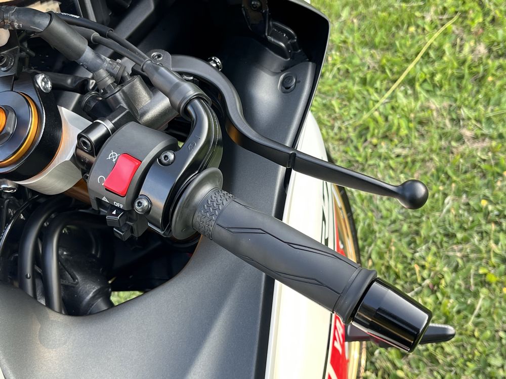 Спортбайк Yamaha YZF R7 2023 Akrapovic ямаха р7 мт-07 мт-09