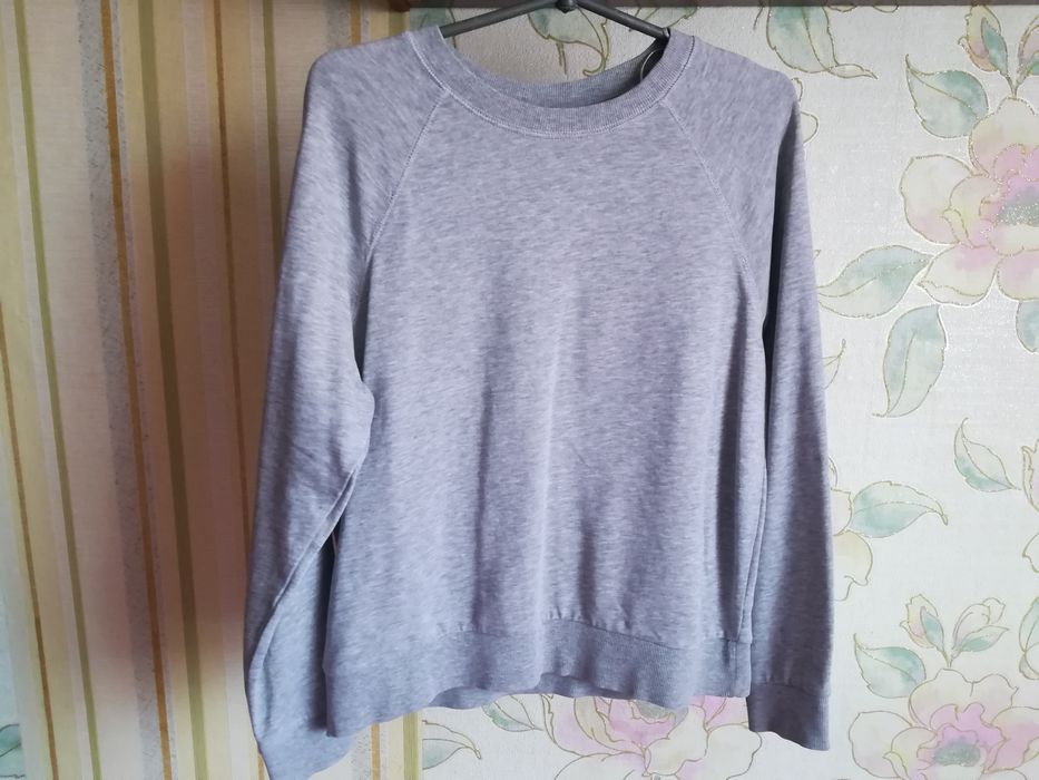 серый свитшот (толстовка) кофта, гольф divided H&M