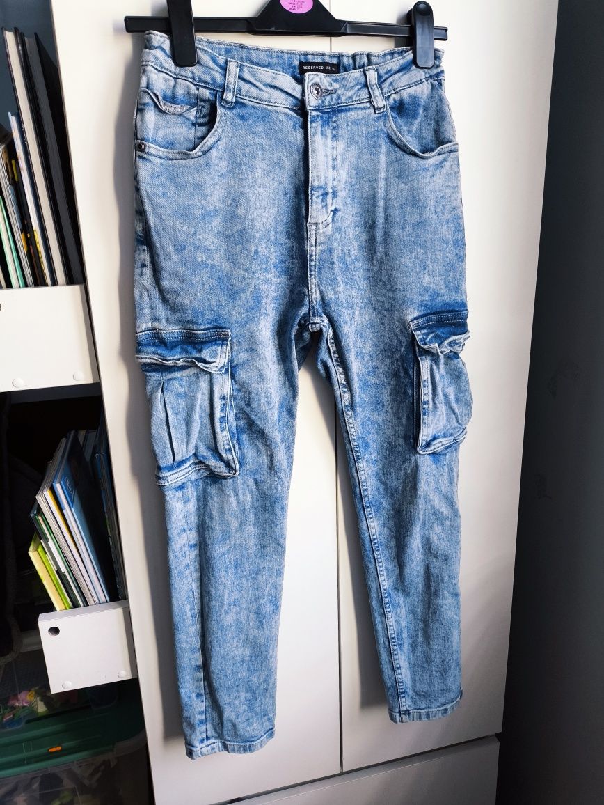 Bojówki z kieszeniami Reserved r. 158