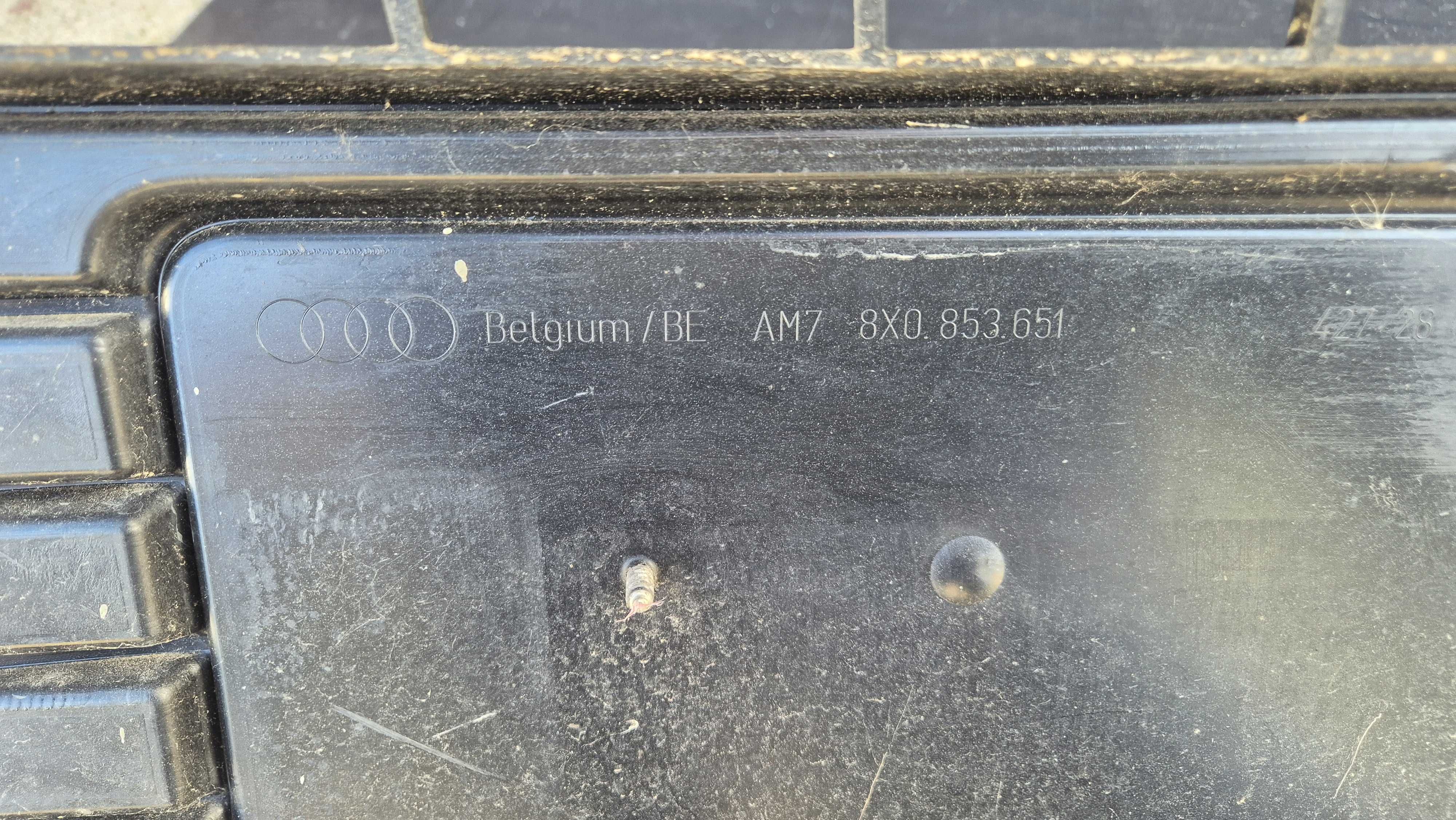 Atrapa chłodnicy GRILL PRZÓD Audi A1 8X0 10-14 OE ORYGINAŁ CARBON