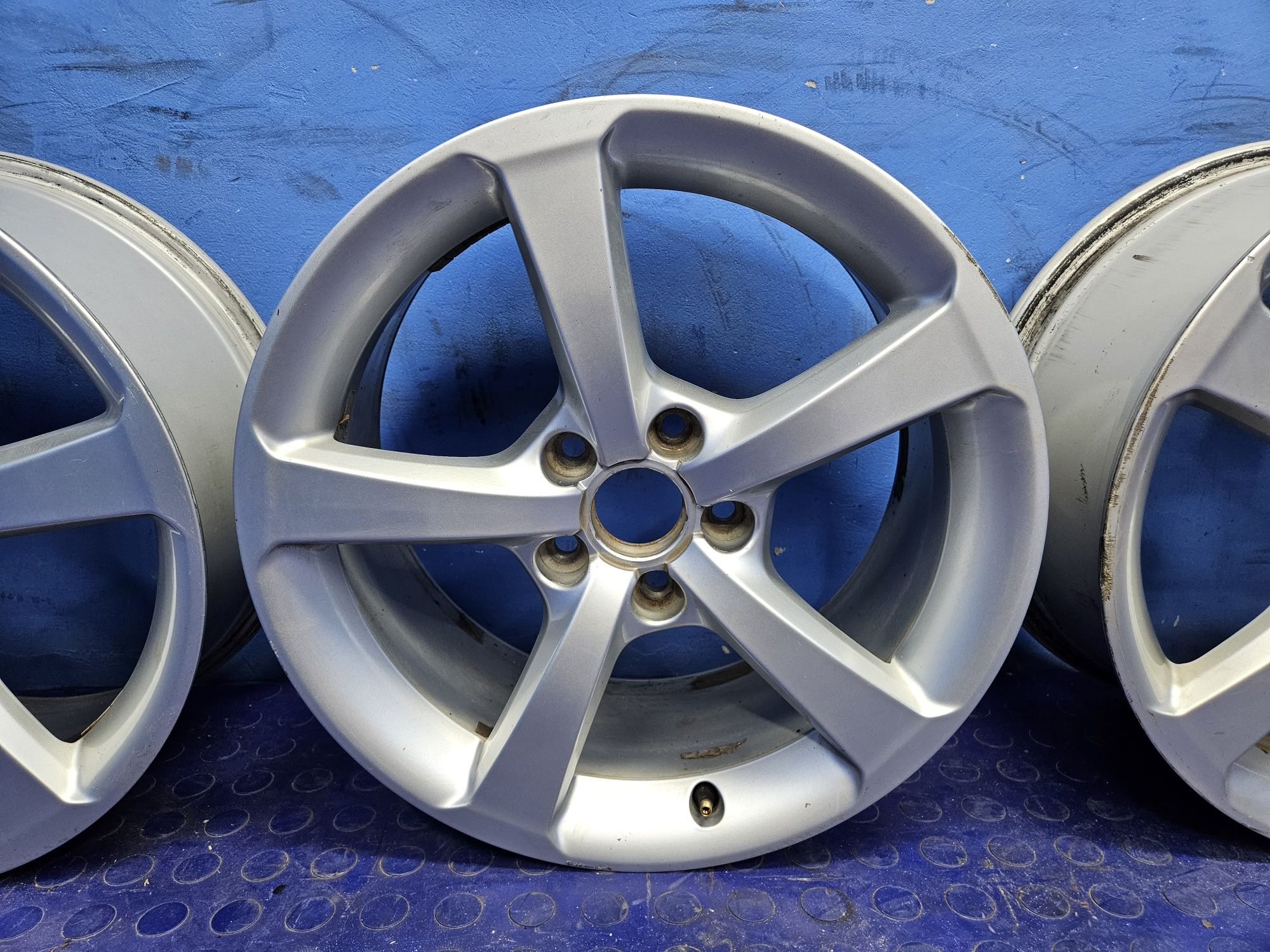 FELGI aluminiowe 17" AUDI A3 8V 5x112 komplet 7.5" ET43 oryginał