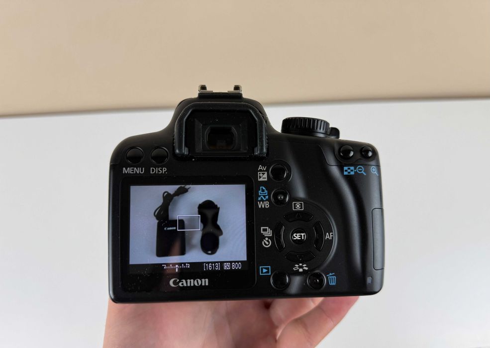 Цифровий фотоапарат/фотокамера Canon EOS1000D + Обʼєктив 18-55 + 8GbSD