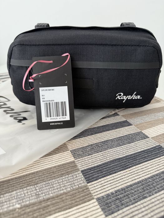 Rapha Explore Bar Bag - 2.4L  czarna torba na kierownice nerka gravel