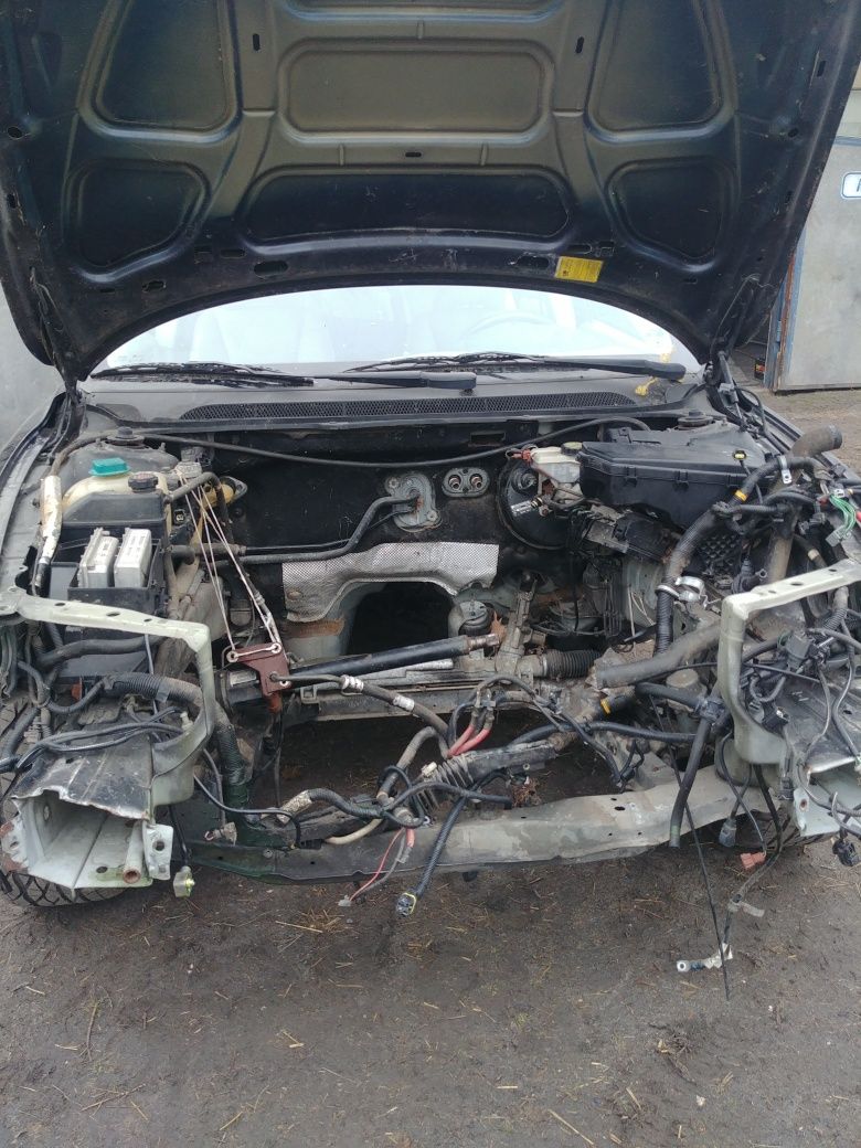 CzęściVOLVO S60 2.5T 2004r katalizator,skrzynia aut.AIRBAG,Deska