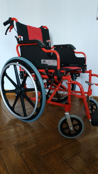 Nowy wózek inwalidzki mobiclinic