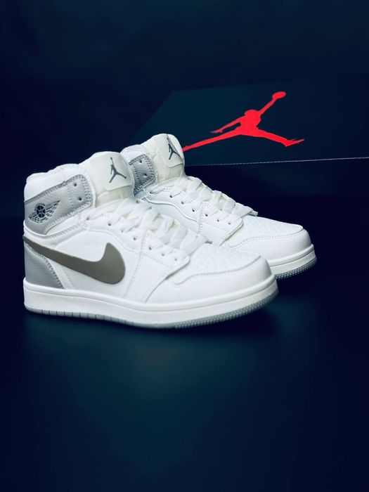 Кросовки найк джордан женские теплые/ хит продаж на зиму Nike