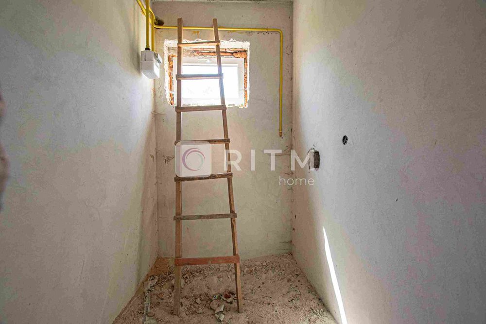 Будинок 200 м2  за вул. Топольна (м. Бережани)