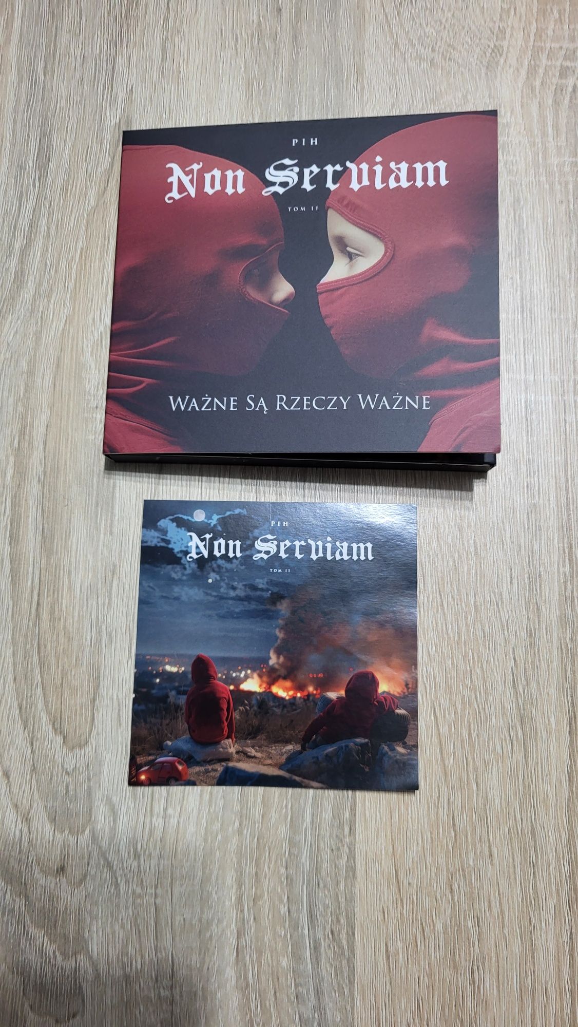 Sprzedam album Pih non serviam tom II wersja limitowana