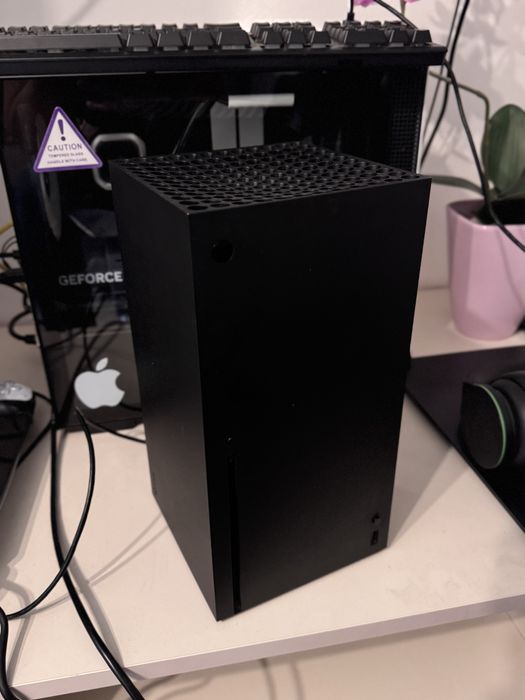 Konsola Xbox Series X - uszkodzona