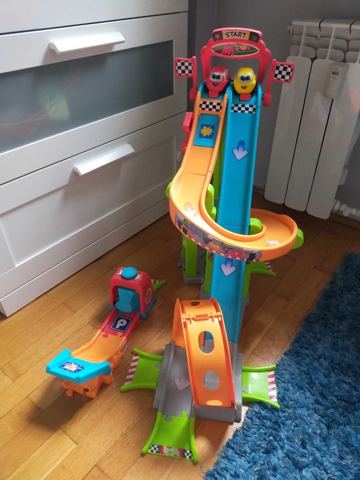 Sprzedam tor, zjeżdżalnię, pętle.