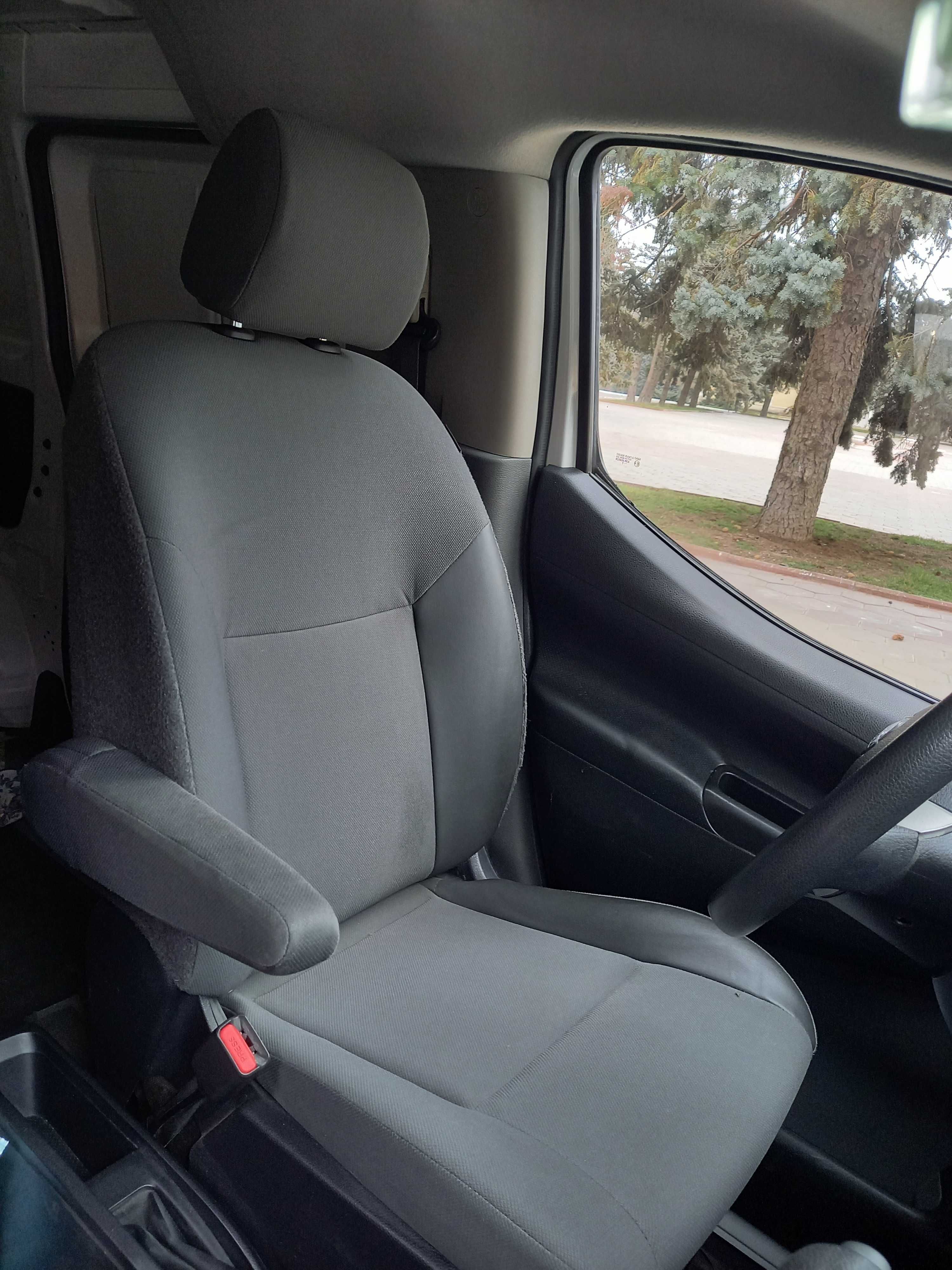 Микроавтобус грузовой Nissan NV200 2019