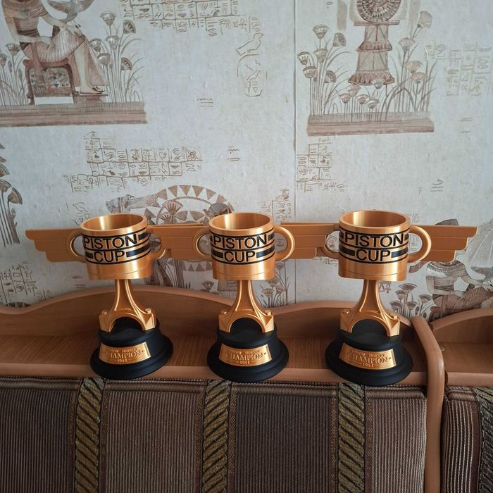 Кубки Поршня Дока Хадсона