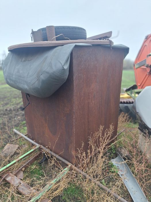 Продам металевий бак