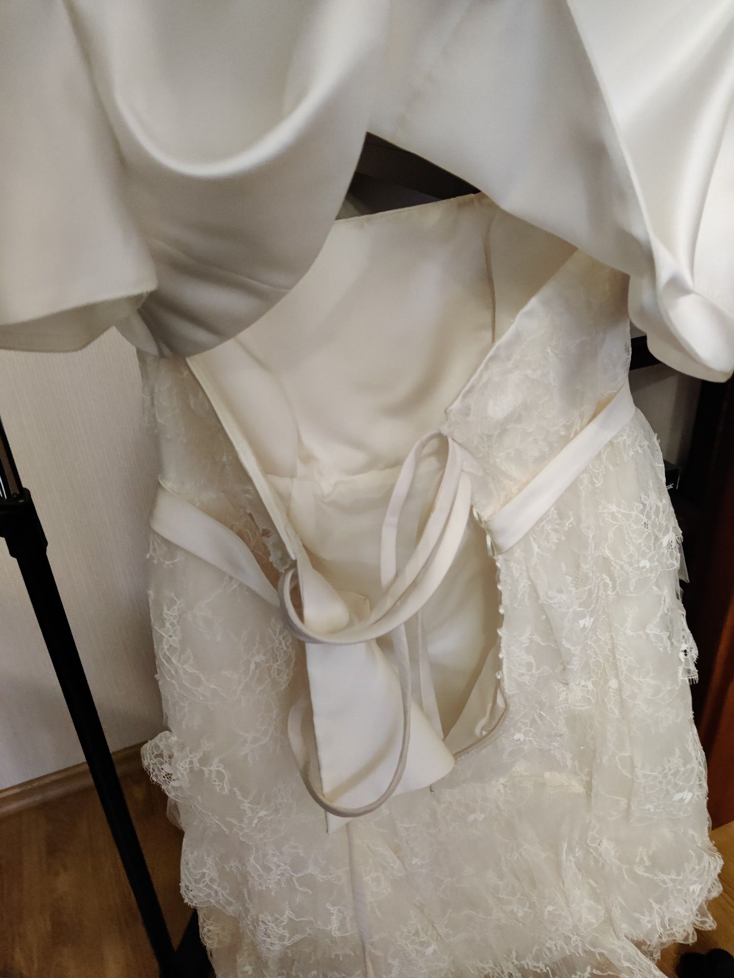 Весільна/випускна сукня