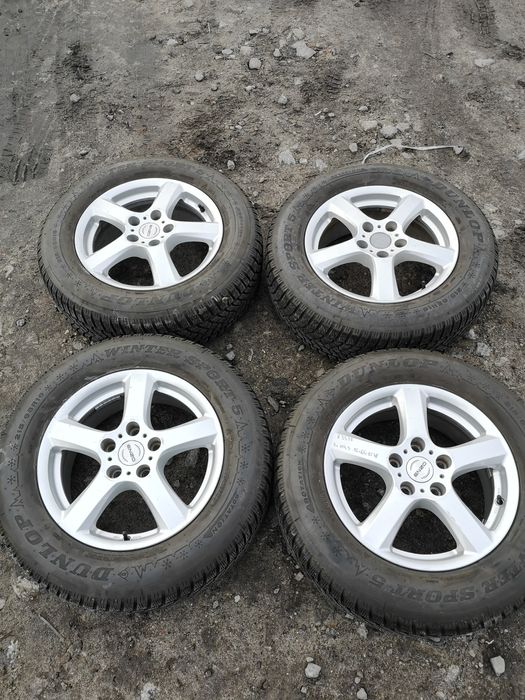 Komplet kół zimowych 5x114,3 Renault Nissan Dacia Kia 215/65/16 Dunlop