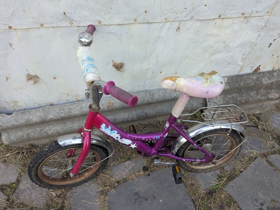 Дитячий велосипед з боковими колесами