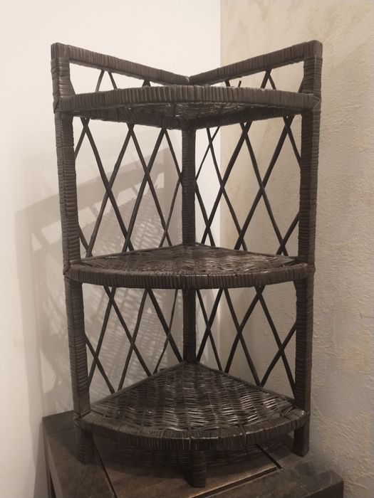 Regał wiklinowy rogowy