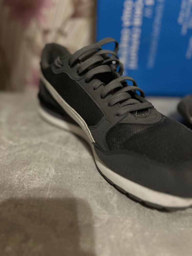 Продам кроссовки PUMA