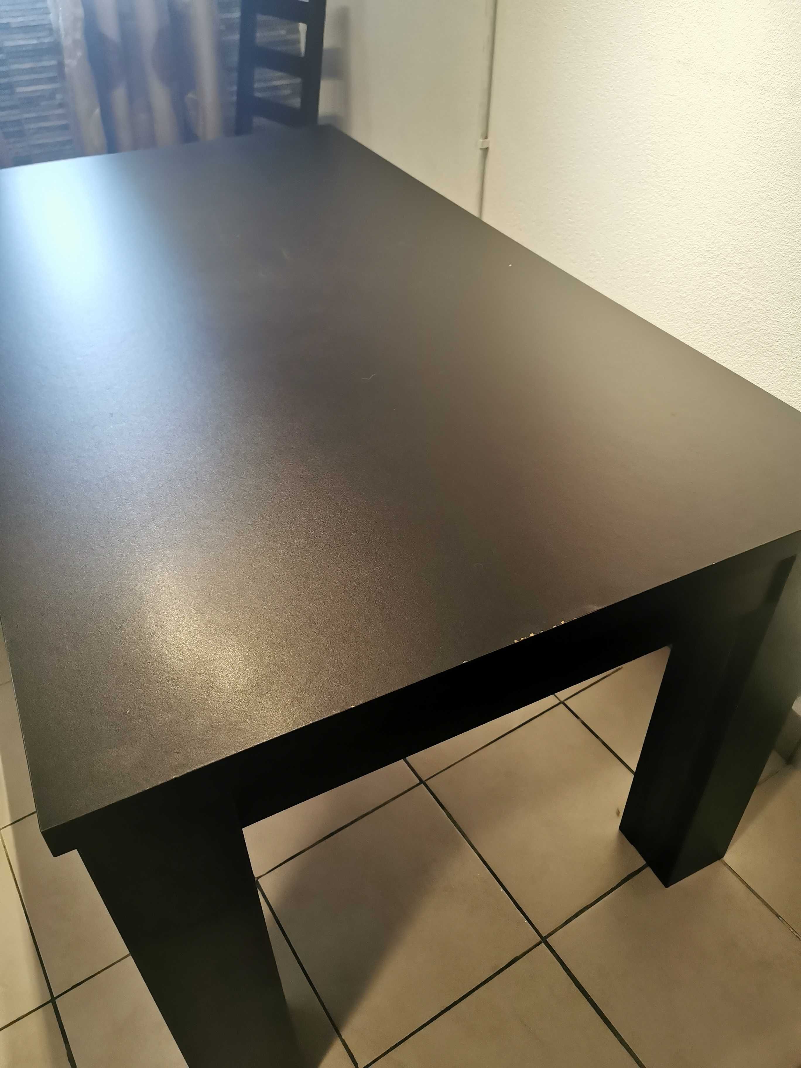 Mesa de jantar extensível (preta)