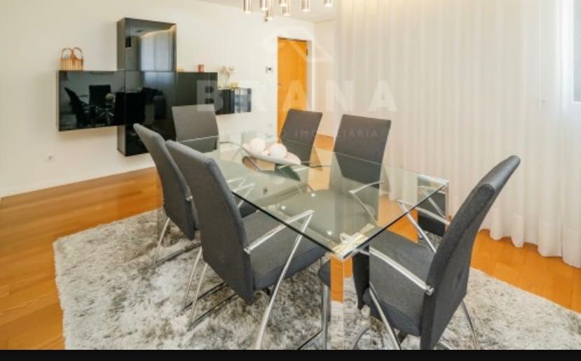 Mesa de Jantar Paulisan em Vidro Temperado + 6 Cadeiras Estofadas