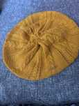 Beret w kolorze miodowym