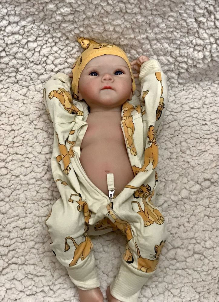 Lalka typu reborn z wyprawka dziewczynka