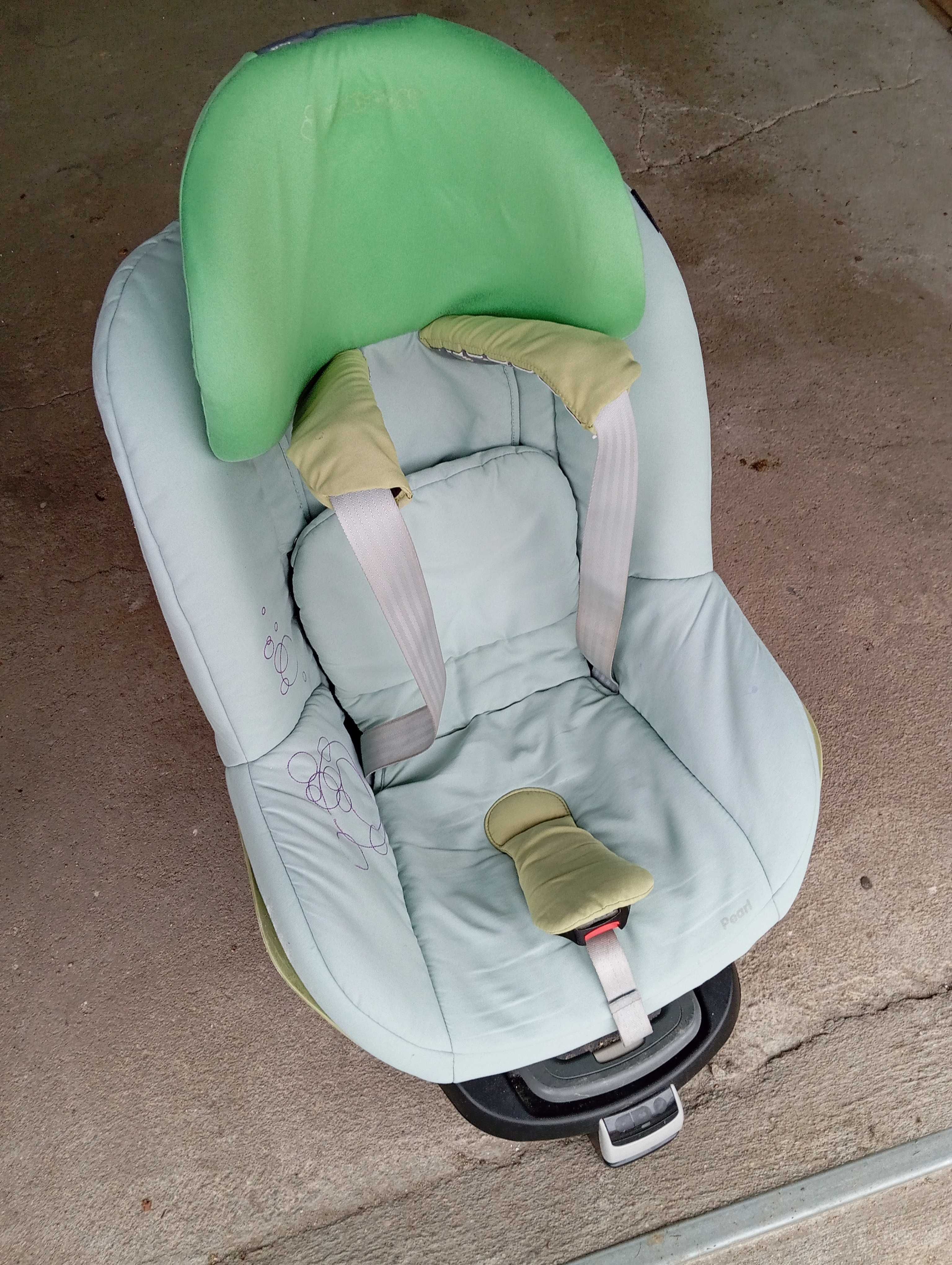 Fotelik do samochodu z bazą Maxi Cosi