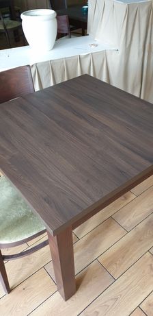 Stół drewniany, solidny 100x100
