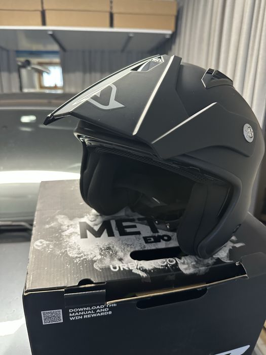 Capacete tipo jet