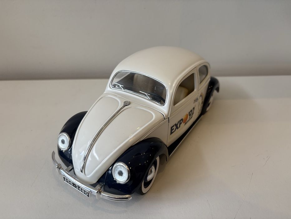 Model Volkswagen Beetle Garbus 1:18 Solido (bburago maisto welly)