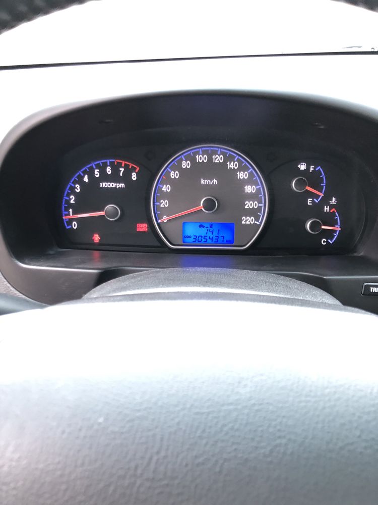 Hyundai Elantra 2.0 Бензин-Газ